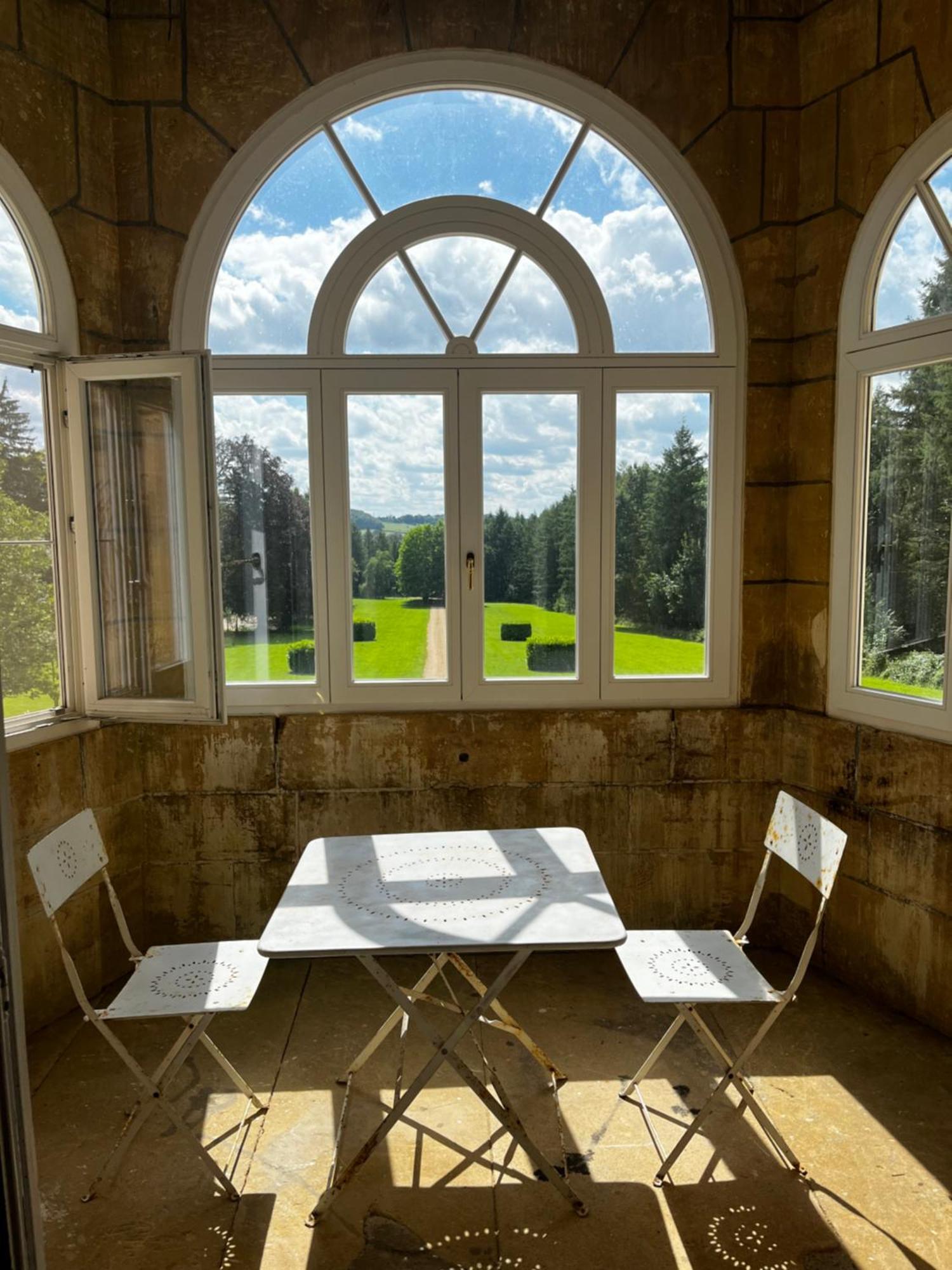 Chateau De Laclaireau Bed & Breakfast *
