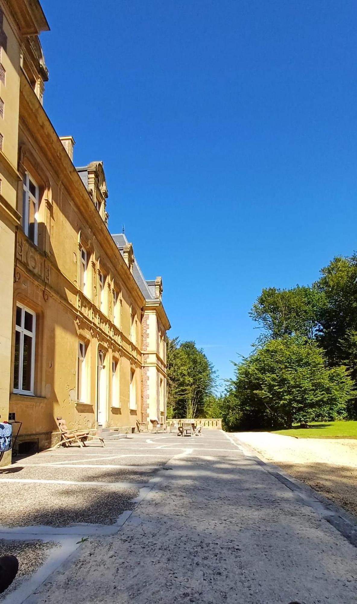 Chateau De Laclaireau Virton