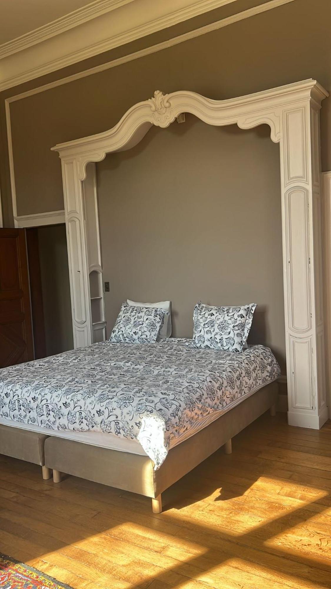 Chateau De Laclaireau Bed & Breakfast