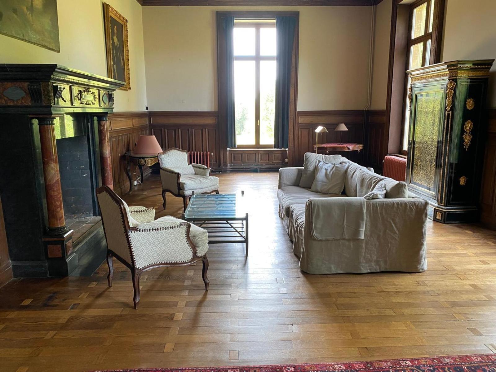 Chateau De Laclaireau Bed & Breakfast