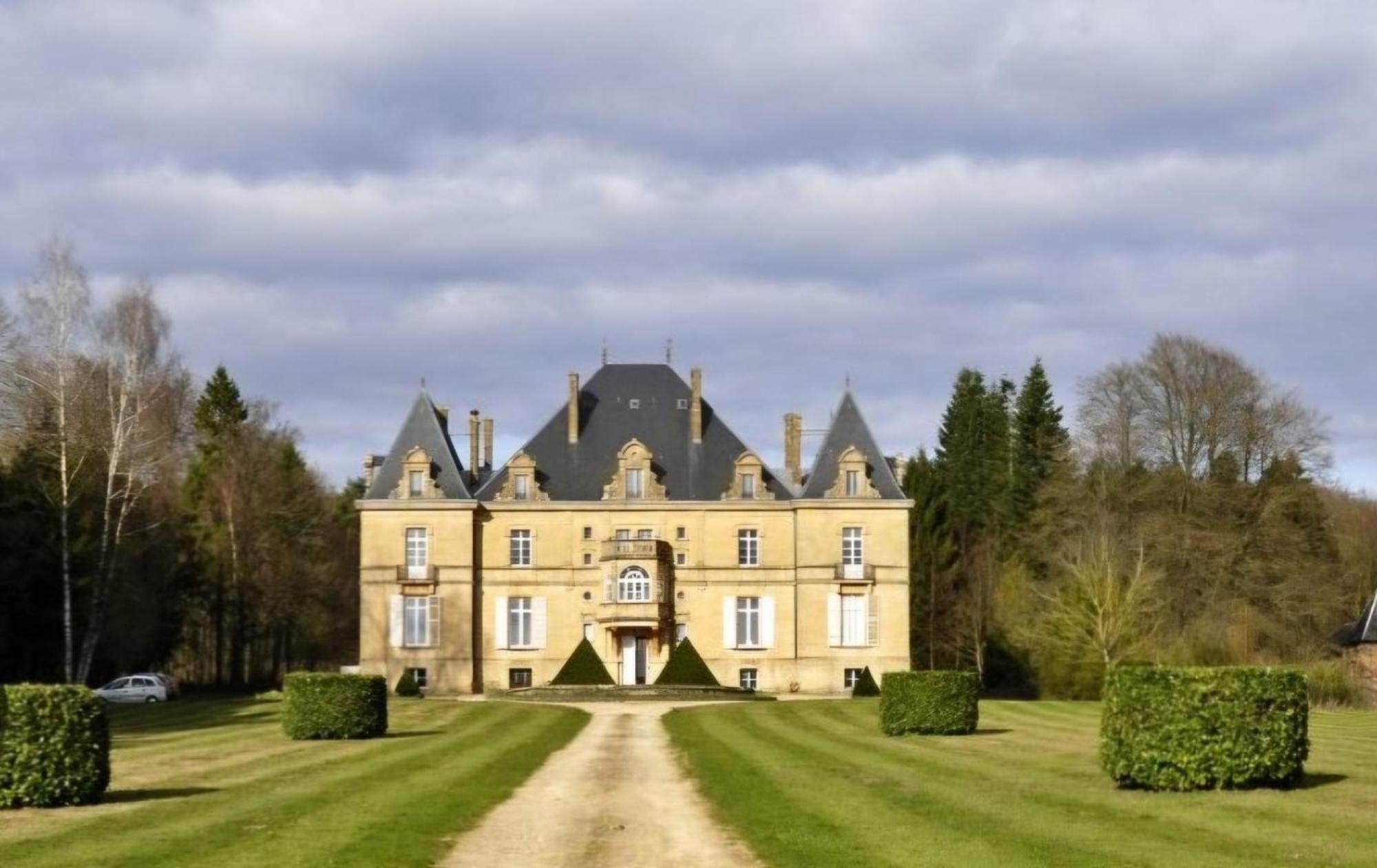 Chateau De Laclaireau Bed & Breakfast *
